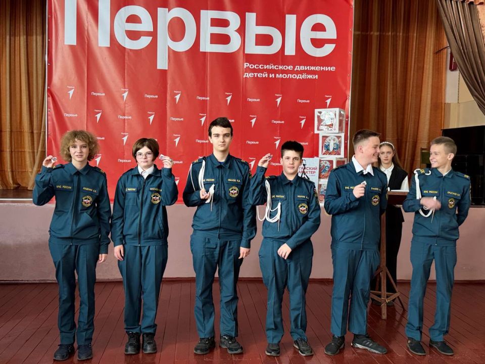 Пионерское «Будь готов!» - «Всегда готов!» прозвучало в 26 общеобразовательных учреждениях Красного Луча Пионерское «Будь готов!» - «Всегда готов!» прозвучало в 26 общеобразовательных учреждениях Красного Луча