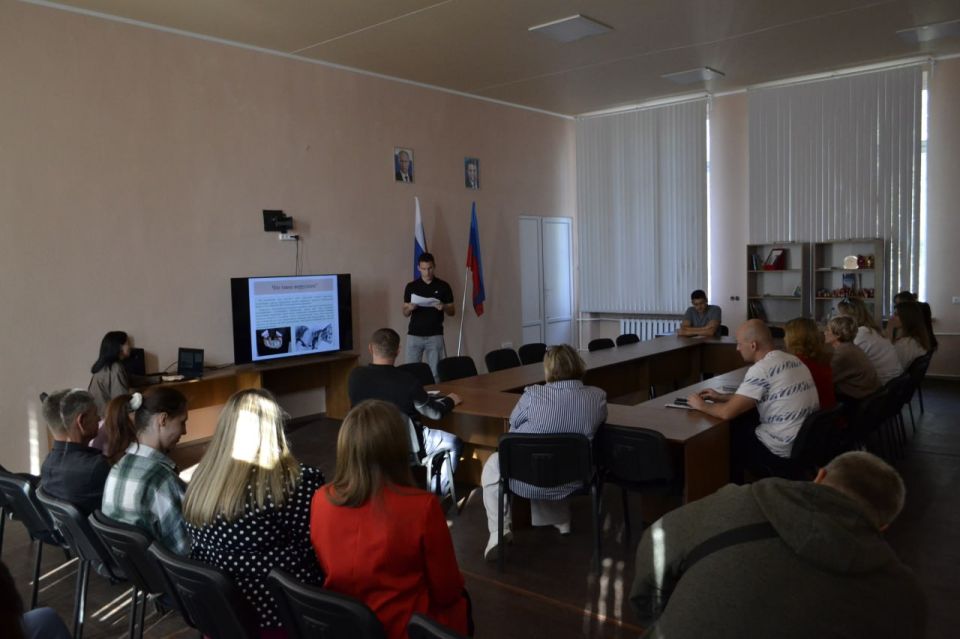 В Администрации Марковского муниципального округа Луганской Народной Республики провели собрание на тему "Противодействие коррупции" В Администрации Марковского муниципального округа Луганской Народной Республики провели собрание на тему "Противодействие коррупции"