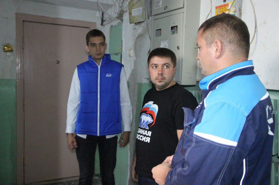 По народной программе продолжается установка лифтов в многоквартирных домах Луганска По народной программе продолжается установка лифтов в многоквартирных домах Луганска