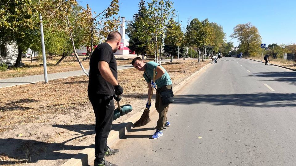 В рамках масштабной федеральной акции «Зеленая Россия» и в преддверии празднования Дня поселка Станица Луганская в пгт В рамках масштабной федеральной акции «Зеленая Россия» и в преддверии празднования Дня поселка Станица Луганская в пгт