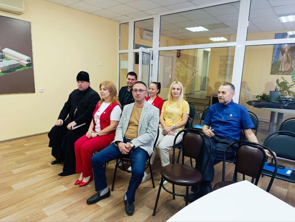 Общественная палата ЛНР провела внеочередное заседание Общественная палата ЛНР провела внеочередное заседание