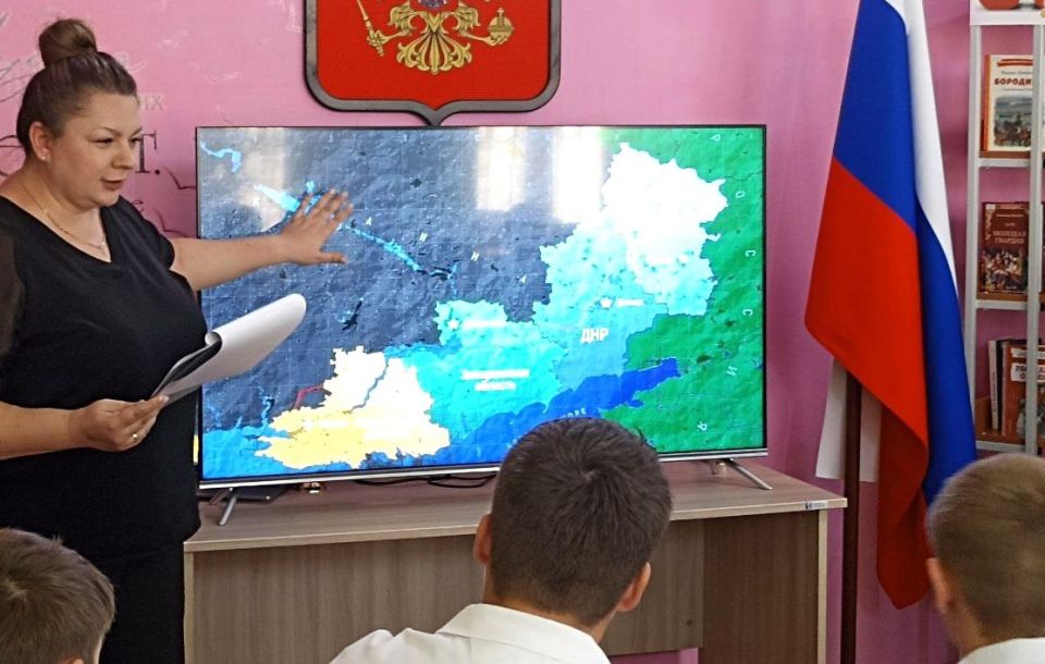 Литературно-патриотическая акция «Вновь в единстве с Россией» состоялась в библиотеке-филиале для детей ко Дню воссоединения Луганской Народной Республики, Донецкой Народной Республики, Запорожской области и Херсонской... Литературно-патриотическая акция «Вновь в единстве с Россией» состоялась в библиотеке-филиале для детей ко Дню воссоединения Луганской Народной Республики, Донецкой Народной Республики, Запорожской области и Херсонской...