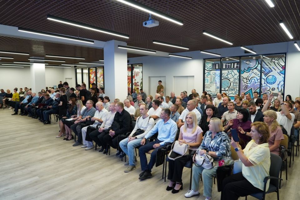 Константин Бутримов: ПРАЗДНОВАНИЕ ДНЯ МАШИНОСТРОИТЕЛЯ В ЛУГАНСКОЙ НАРОДНОЙ РЕСПУБЛИКЕ Константин Бутримов: ПРАЗДНОВАНИЕ ДНЯ МАШИНОСТРОИТЕЛЯ В ЛУГАНСКОЙ НАРОДНОЙ РЕСПУБЛИКЕ