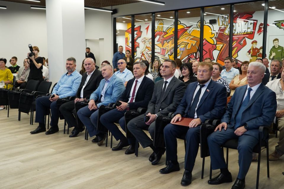 Константин Бутримов: ПРАЗДНОВАНИЕ ДНЯ МАШИНОСТРОИТЕЛЯ В ЛУГАНСКОЙ НАРОДНОЙ РЕСПУБЛИКЕ Константин Бутримов: ПРАЗДНОВАНИЕ ДНЯ МАШИНОСТРОИТЕЛЯ В ЛУГАНСКОЙ НАРОДНОЙ РЕСПУБЛИКЕ