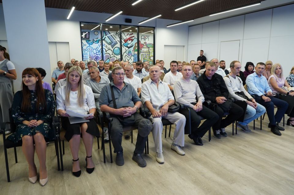 Константин Бутримов: ПРАЗДНОВАНИЕ ДНЯ МАШИНОСТРОИТЕЛЯ В ЛУГАНСКОЙ НАРОДНОЙ РЕСПУБЛИКЕ Константин Бутримов: ПРАЗДНОВАНИЕ ДНЯ МАШИНОСТРОИТЕЛЯ В ЛУГАНСКОЙ НАРОДНОЙ РЕСПУБЛИКЕ