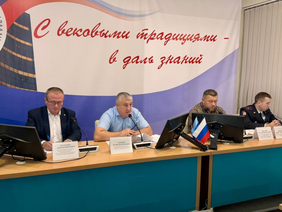 24 сентября Координационный центр ПТ и ПЭ ЛГУ им. В. Даля совместно с ФГБОУ ВО «Воронежский государственный университет» провели телемост «Мы разные. Но мы вместе. Против террора» 24 сентября Координационный центр ПТ и ПЭ ЛГУ им. В. Даля совместно с ФГБОУ ВО «Воронежский государственный университет» провели телемост «Мы разные. Но мы вместе. Против террора»