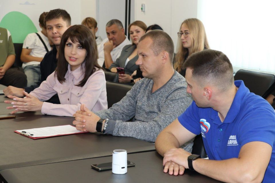 Яна Сылкина: Сегодня был повод вспомнить, с чего мы начинали три года назад и к чему мы пришли сегодня в сфере молодежной политики Яна Сылкина: Сегодня был повод вспомнить, с чего мы начинали три года назад и к чему мы пришли сегодня в сфере молодежной политики