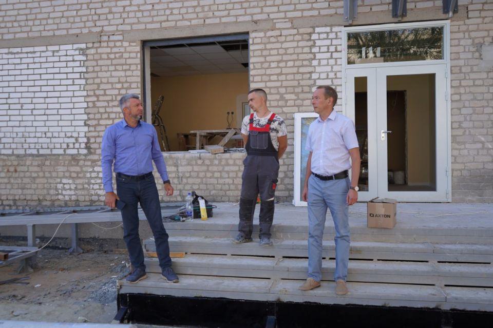 Андрей Сухачев: Несмотря на начало учебного года, все работы, проводимые регионом-шефом в Бирюковской школе, не нарушают учебный процесс Андрей Сухачев: Несмотря на начало учебного года, все работы, проводимые регионом-шефом в Бирюковской школе, не нарушают учебный процесс