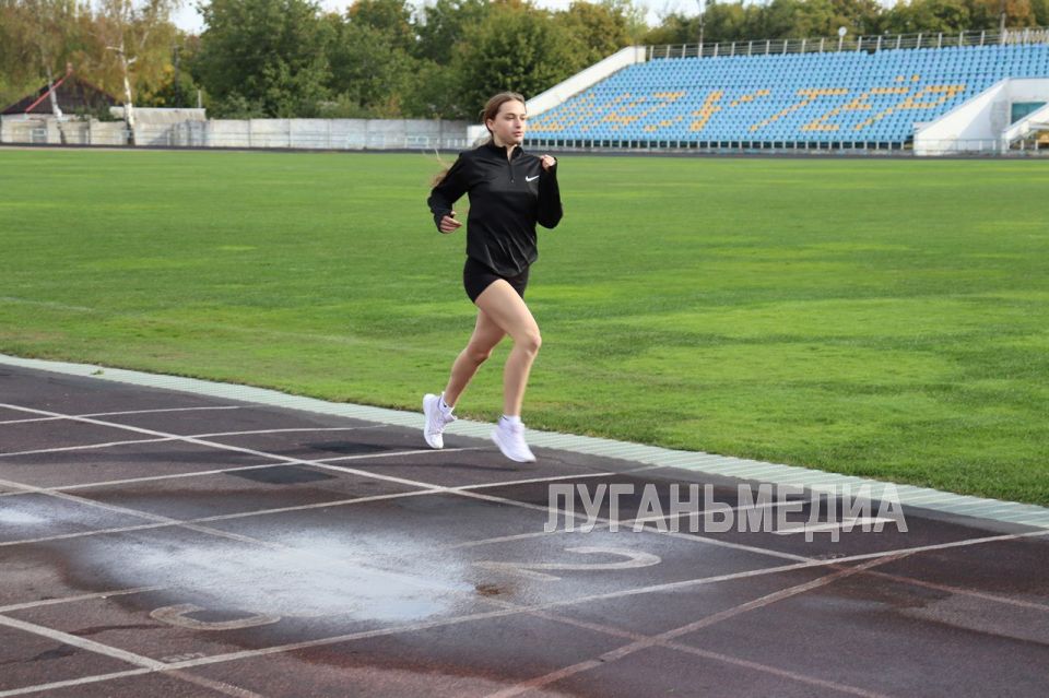 В Свердловске прошли муниципальные соревнования по бегу среди школьников и студентов колледжей, посвященные Всероссийскому дню бега «Кросс нации» В Свердловске прошли муниципальные соревнования по бегу среди школьников и студентов колледжей, посвященные Всероссийскому дню бега «Кросс нации»