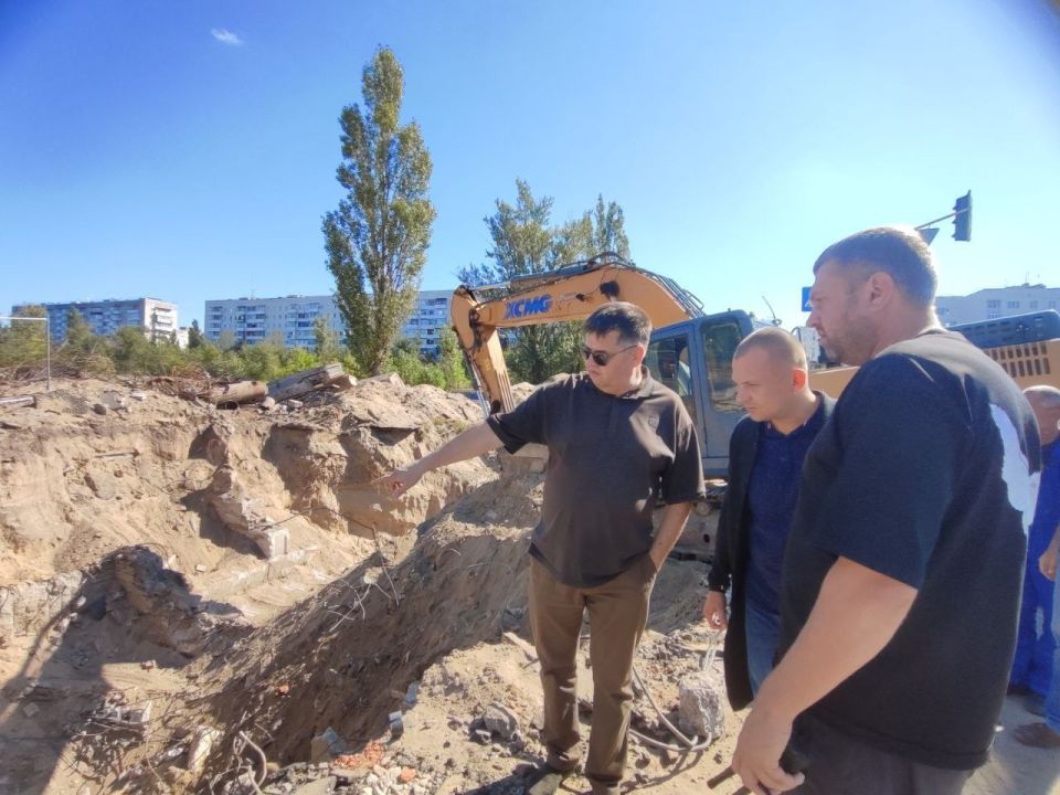 Беспрерывно идут работы по ремонту систем водоснабжения и отопления: за 3 года заменено более 13 км водопроводных и 39 км тепловых сетей Беспрерывно идут работы по ремонту систем водоснабжения и отопления: за 3 года заменено более 13 км водопроводных и 39 км тепловых сетей