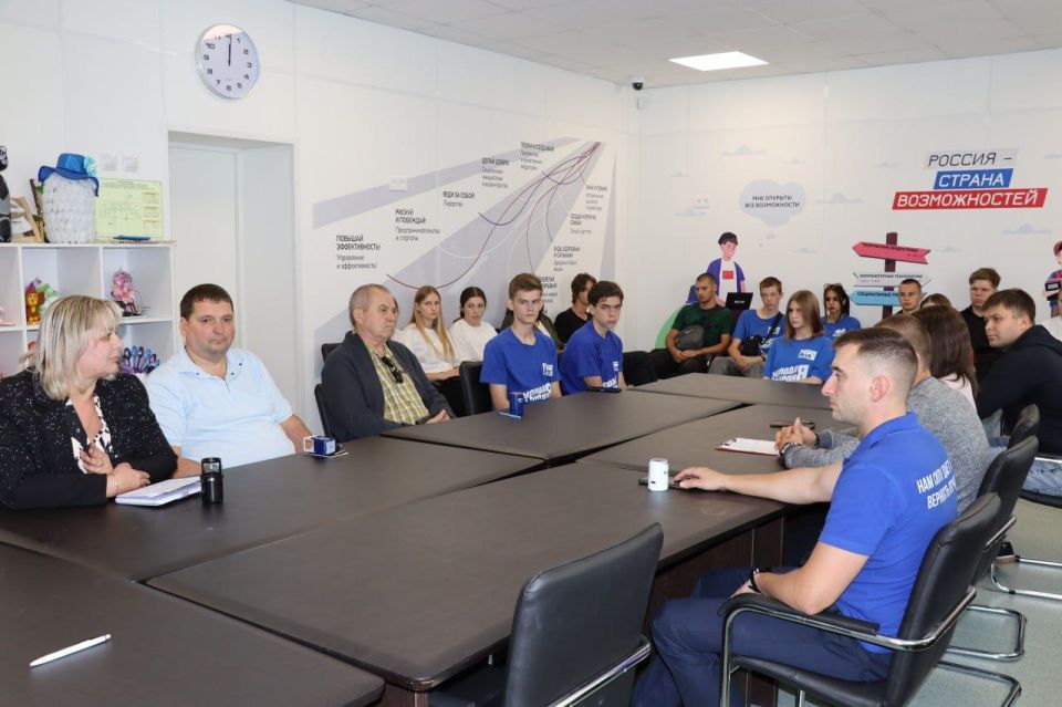 В Северодонецке открыли еще 3 отделения «Молодой Гвардии Единой России» В Северодонецке открыли еще 3 отделения «Молодой Гвардии Единой России»