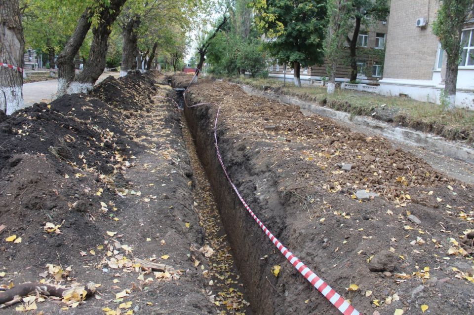 Сергей Козенко: В Молодогвардейске в рамках специального инфраструктурного проекта, реализуемого шефом-регионом — Тюменской областью, подрядная организация ООО «Артстрой» активно ведет работы по ремонту дороги на улице... Сергей Козенко: В Молодогвардейске в рамках специального инфраструктурного проекта, реализуемого шефом-регионом — Тюменской областью, подрядная организация ООО «Артстрой» активно ведет работы по ремонту дороги на улице...
