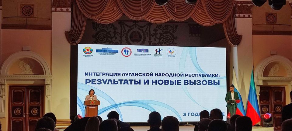 Роман Лысенко: Сегодня, 25 сентября, в преддверии Дня воссоединения Луганской Народной Республики с Россией, установленного Указом Главы Луганской Народной Республики, принял участие в форуме «Интеграция Луганской Народной... Роман Лысенко: Сегодня, 25 сентября, в преддверии Дня воссоединения Луганской Народной Республики с Россией, установленного Указом Главы Луганской Народной Республики, принял участие в форуме «Интеграция Луганской Народной...