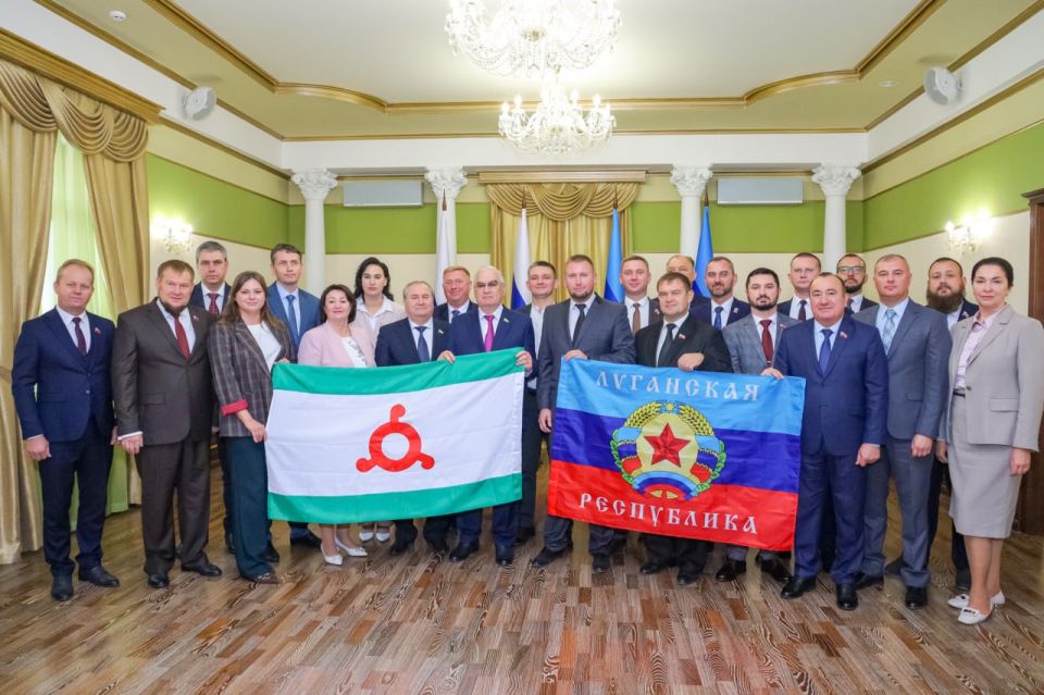 Денис Мирошниченко подписал Соглашение о сотрудничестве с Народным Собранием Республики Ингушетия Денис Мирошниченко подписал Соглашение о сотрудничестве с Народным Собранием Республики Ингушетия