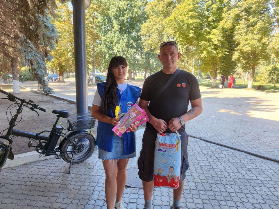 «Эстафета добрых дел». Кременские единороссы организовали акцию по помощи семьям с детьми, которые оказались в трудной жизненной ситуации «Эстафета добрых дел». Кременские единороссы организовали акцию по помощи семьям с детьми, которые оказались в трудной жизненной ситуации
