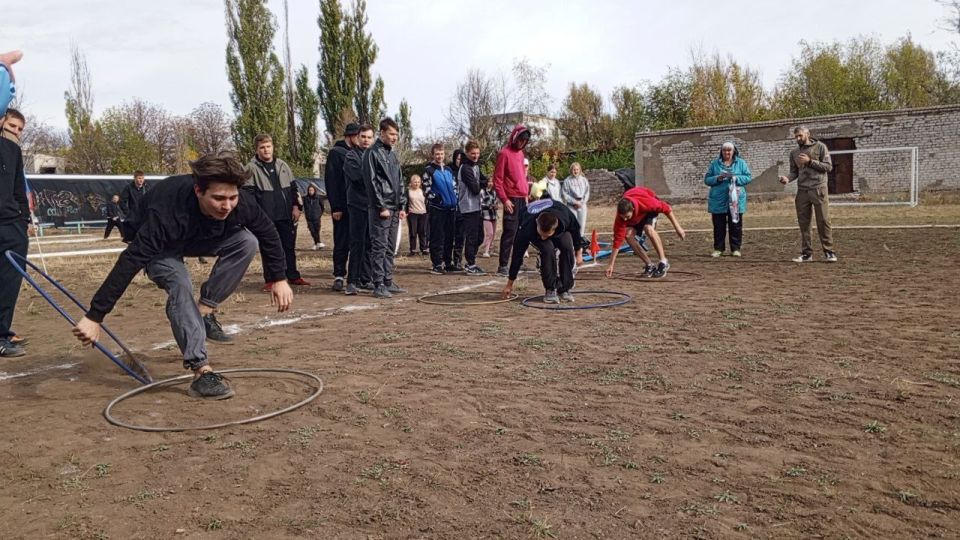 25 сентября в городе Ровеньки состоялся День здоровья, приуроченный к празднованию Дня туризма, Всероссийской акции "Зелёная Россия", воссоединению Донбасса с Россией и 85-летию СПО 25 сентября в городе Ровеньки состоялся День здоровья, приуроченный к празднованию Дня туризма, Всероссийской акции "Зелёная Россия", воссоединению Донбасса с Россией и 85-летию СПО