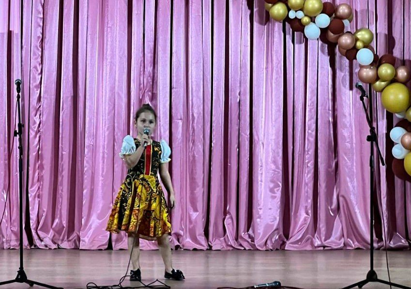 В ДК им. Горького прошел праздничный концерт «С любовью к родному краю», посвящённый Дню пгт Крепенский В ДК им. Горького прошел праздничный концерт «С любовью к родному краю», посвящённый Дню пгт Крепенский