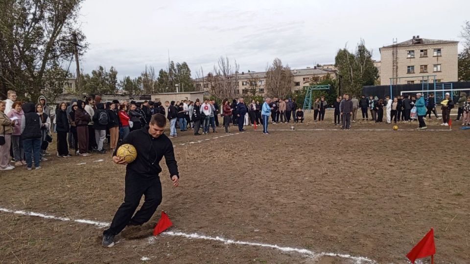 Андрей Рубанцов: В Ровеньках состоялся День здоровья, приуроченный к празднованию Дня туризма, воссоединению Донбасса с Россией и 85-летию СПО Андрей Рубанцов: В Ровеньках состоялся День здоровья, приуроченный к празднованию Дня туризма, воссоединению Донбасса с Россией и 85-летию СПО
