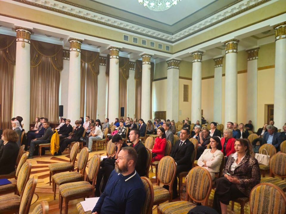 Председатель Избиркома ЛНР выступила на форуме в честь третьей годовщины воссоединения с Россией Председатель Избиркома ЛНР выступила на форуме в честь третьей годовщины воссоединения с Россией