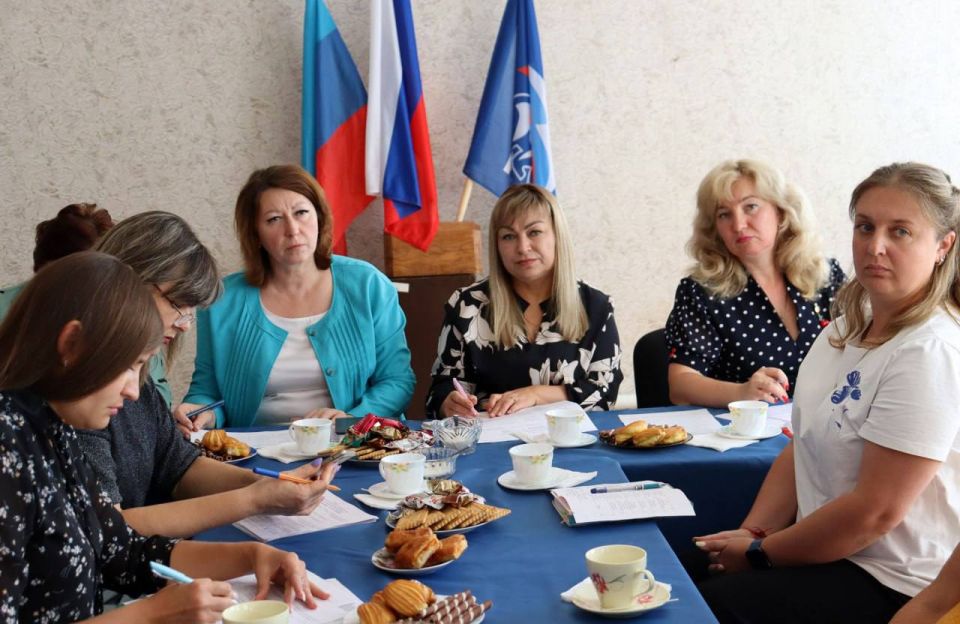 Виктория Сошина: Приняла участие в очередной встрече с семьями погибших участников Специальной военной операции и военных действий на Донбассе Виктория Сошина: Приняла участие в очередной встрече с семьями погибших участников Специальной военной операции и военных действий на Донбассе