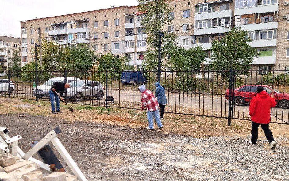 Коллектив МБУ ДО «Рубежанская спортивная школа» принял активное участие во всероссийском экологическом субботнике под названием «Зеленая Россия» Коллектив МБУ ДО «Рубежанская спортивная школа» принял активное участие во всероссийском экологическом субботнике под названием «Зеленая Россия»