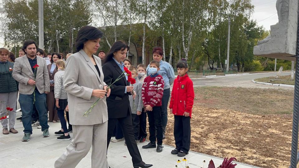 Альберт Зинченко: Сегодня, в преддверии знаменательной даты — Дня воссоединения ДНР, ЛНР, Запорожской и Херсонской областей с Российской Федерацией принял участие в событии огромной духовной значимости — в селе Красная... Альберт Зинченко: Сегодня, в преддверии знаменательной даты — Дня воссоединения ДНР, ЛНР, Запорожской и Херсонской областей с Российской Федерацией принял участие в событии огромной духовной значимости — в селе Красная...