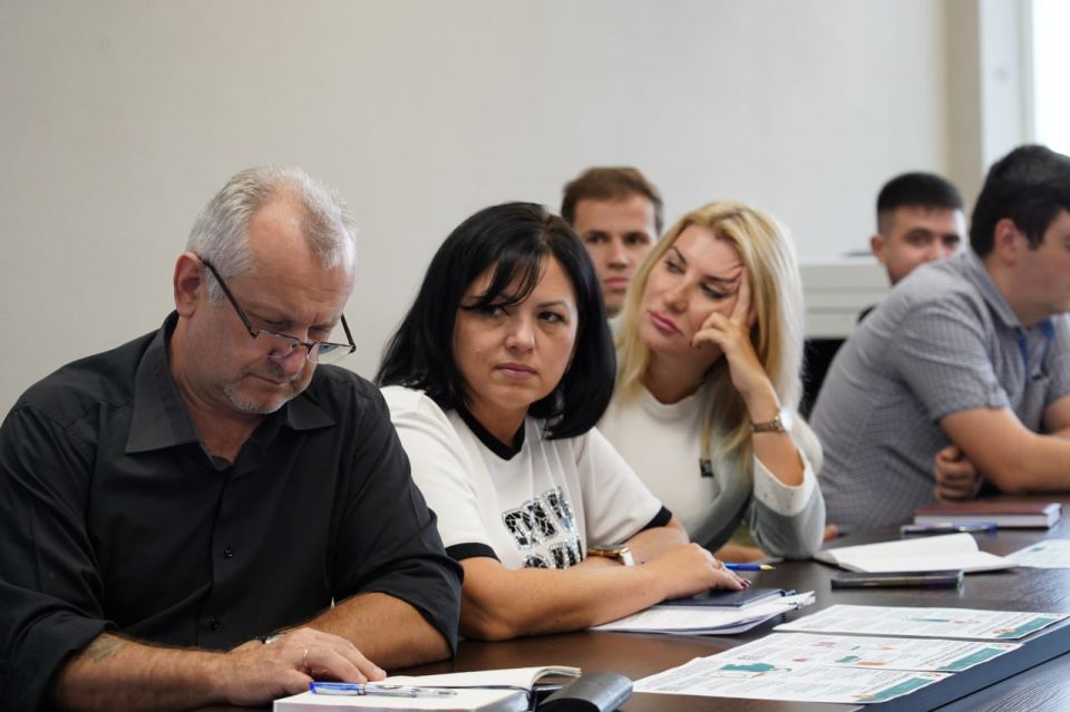 Сотрудники Министерства чрезвычайных ситуаций Луганской Народной Республики приняли участие в шестом этапе Эстафеты 2025 года «Думай о будущем: страхование и накопления» Сотрудники Министерства чрезвычайных ситуаций Луганской Народной Республики приняли участие в шестом этапе Эстафеты 2025 года «Думай о будущем: страхование и накопления»