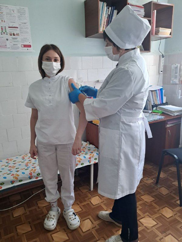 Вакцинация сотрудников ГБУЗ "Марковская ЦРМБ" ЛНР Вакцинация сотрудников ГБУЗ "Марковская ЦРМБ" ЛНР