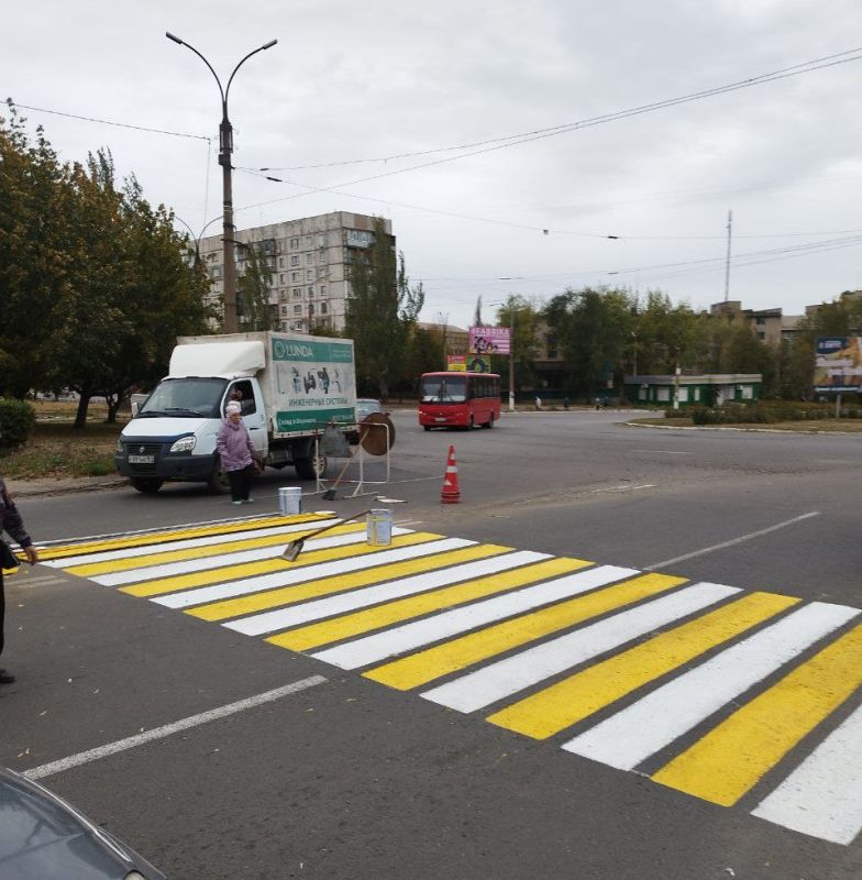 Коммунальные службы проводят работы на территории города Коммунальные службы проводят работы на территории города