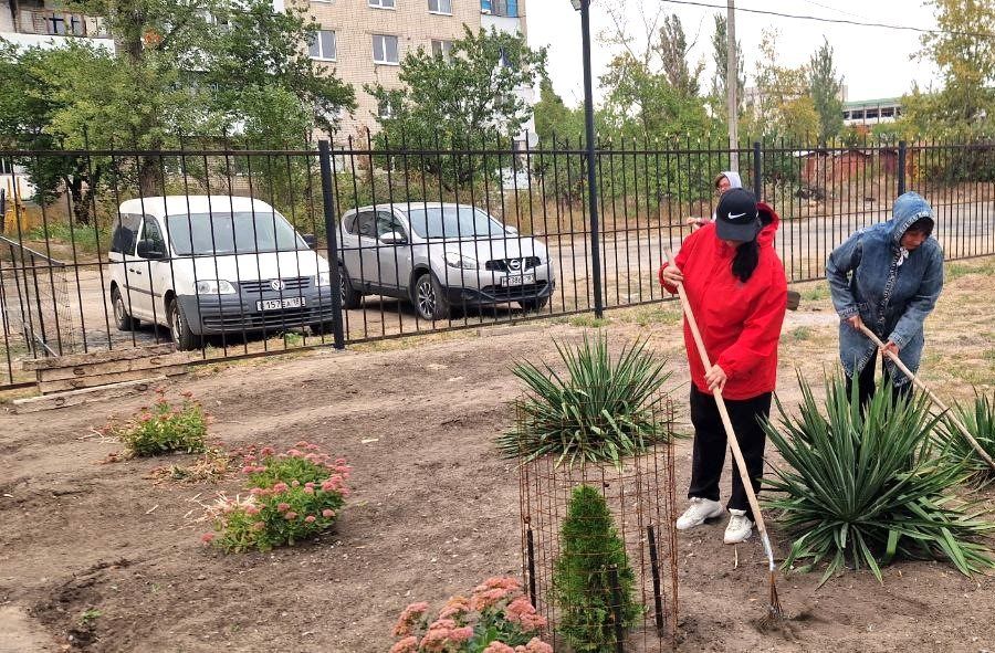 Коллектив МБУ ДО «Рубежанская спортивная школа» принял активное участие во всероссийском экологическом субботнике под названием «Зеленая Россия» Коллектив МБУ ДО «Рубежанская спортивная школа» принял активное участие во всероссийском экологическом субботнике под названием «Зеленая Россия»