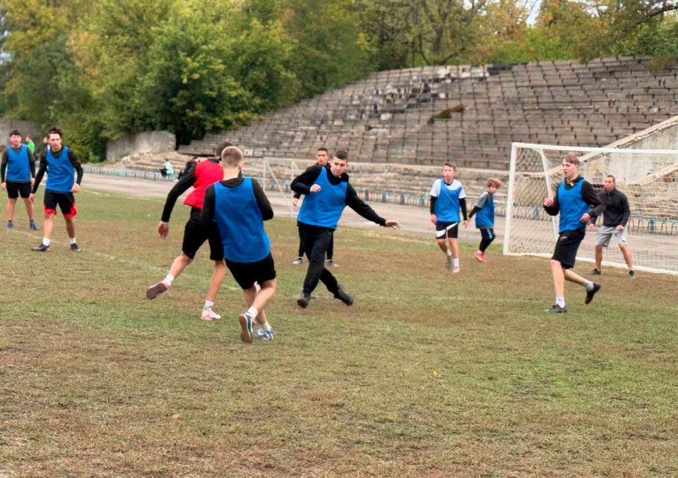 На базе Спортивного комплекса-Антрацит прошло физкультурное мероприятие «Футбольная осень» На базе Спортивного комплекса-Антрацит прошло физкультурное мероприятие «Футбольная осень»