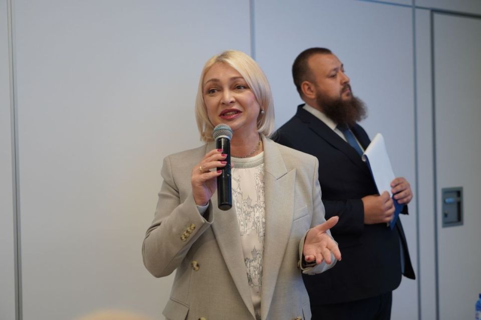 Министр здравоохранения ЛНР Наталия Пащенко выступила на Форуме «Интеграция Луганской Народной Республики: Результаты и новые вызовы» Министр здравоохранения ЛНР Наталия Пащенко выступила на Форуме «Интеграция Луганской Народной Республики: Результаты и новые вызовы»