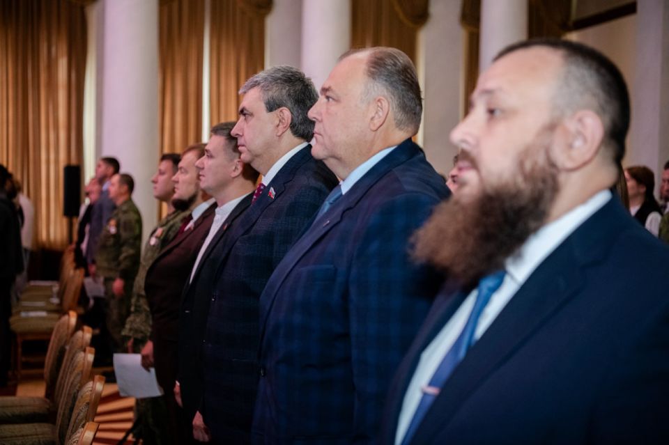 Леонид Пасечник: «Накануне третьей годовщины воссоединения республики с Российской Федерацией подвели итоги интеграции в российское правовое поле» Леонид Пасечник: «Накануне третьей годовщины воссоединения республики с Российской Федерацией подвели итоги интеграции в российское правовое поле»