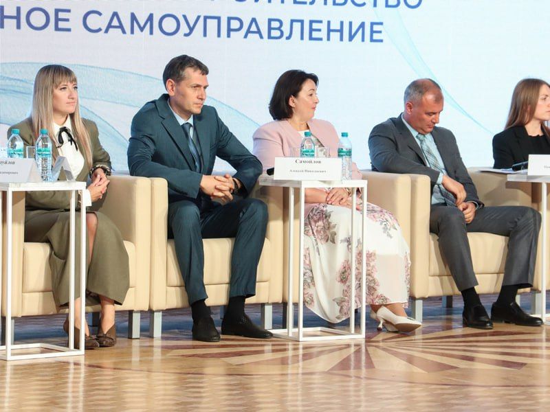 Председатель Избиркома ЛНР выступила на форуме в честь третьей годовщины воссоединения с Россией Председатель Избиркома ЛНР выступила на форуме в честь третьей годовщины воссоединения с Россией