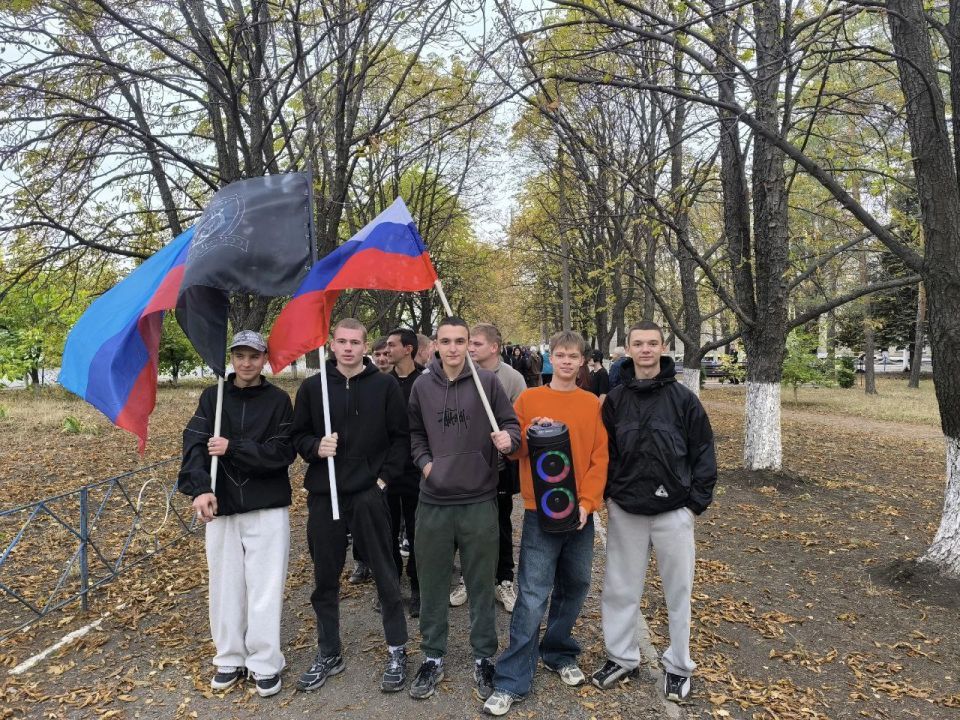 Андрей Рубанцов: В Ровеньках состоялся День здоровья, приуроченный к празднованию Дня туризма, воссоединению Донбасса с Россией и 85-летию СПО Андрей Рубанцов: В Ровеньках состоялся День здоровья, приуроченный к празднованию Дня туризма, воссоединению Донбасса с Россией и 85-летию СПО