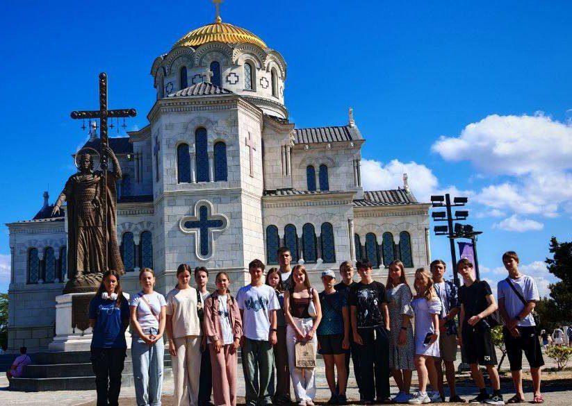 Школьница из ЛНР посетила Крым и Севастополь в рамках проекта «Мир возможностей» Школьница из ЛНР посетила Крым и Севастополь в рамках проекта «Мир возможностей»