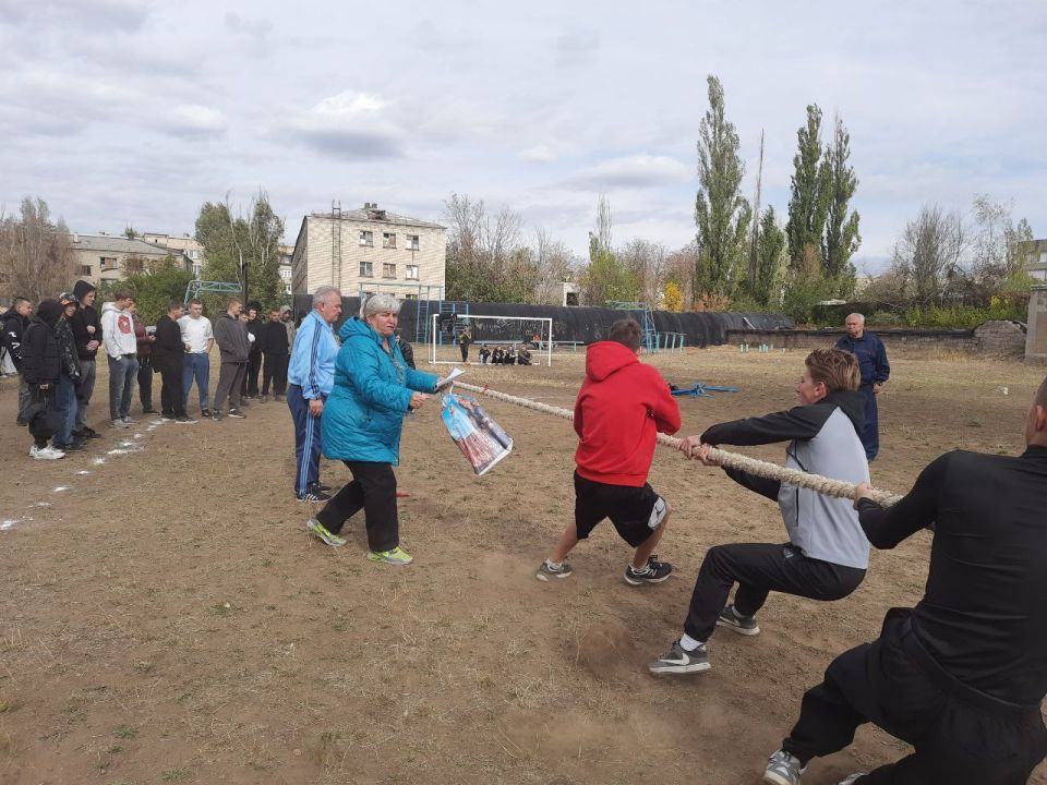 25 сентября в городе Ровеньки состоялся День здоровья, приуроченный к празднованию Дня туризма, Всероссийской акции "Зелёная Россия", воссоединению Донбасса с Россией и 85-летию СПО 25 сентября в городе Ровеньки состоялся День здоровья, приуроченный к празднованию Дня туризма, Всероссийской акции "Зелёная Россия", воссоединению Донбасса с Россией и 85-летию СПО