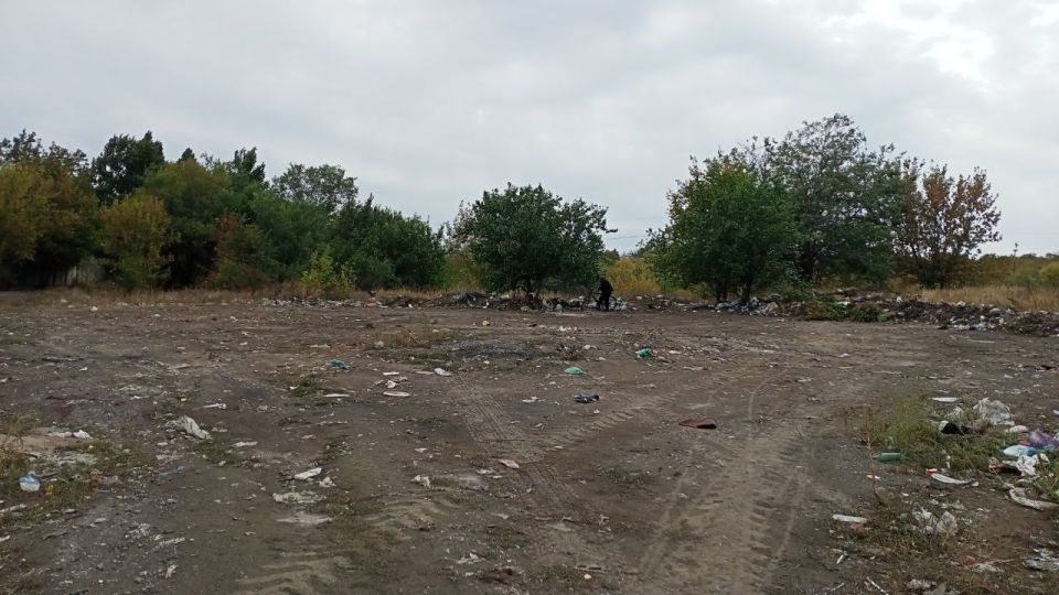 Сегодня в Стаханове продолжается работа по благоустройству и наведению порядка Сегодня в Стаханове продолжается работа по благоустройству и наведению порядка