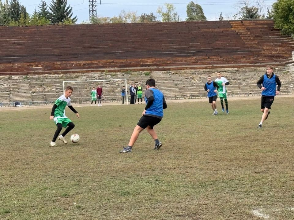 На базе Спортивного комплекса-Антрацит прошло физкультурное мероприятие «Футбольная осень» На базе Спортивного комплекса-Антрацит прошло физкультурное мероприятие «Футбольная осень»