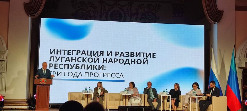 Роман Лысенко: Сегодня, 25 сентября, в преддверии Дня воссоединения Луганской Народной Республики с Россией, установленного Указом Главы Луганской Народной Республики, принял участие в форуме «Интеграция Луганской Народной... Роман Лысенко: Сегодня, 25 сентября, в преддверии Дня воссоединения Луганской Народной Республики с Россией, установленного Указом Главы Луганской Народной Республики, принял участие в форуме «Интеграция Луганской Народной...