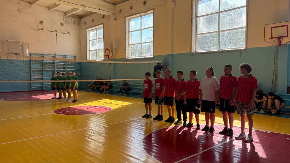 В Красном Луче в рамках федерального партийного проекта «Детский спорт» партии «Единая Россия» состоялись городские соревнования по волейболу в формате 4 на 4 В Красном Луче в рамках федерального партийного проекта «Детский спорт» партии «Единая Россия» состоялись городские соревнования по волейболу в формате 4 на 4