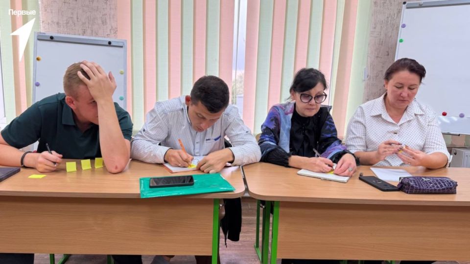 На пути к успеху!. В Меловом состоялась стратегическая сессия для кураторов первичных отделений Движения Первых «Первичное отделение: от группы к коллективу» На мероприятии присутствовали почётные гости начальник отдела... На пути к успеху!. В Меловом состоялась стратегическая сессия для кураторов первичных отделений Движения Первых «Первичное отделение: от группы к коллективу» На мероприятии присутствовали почётные гости начальник отдела...