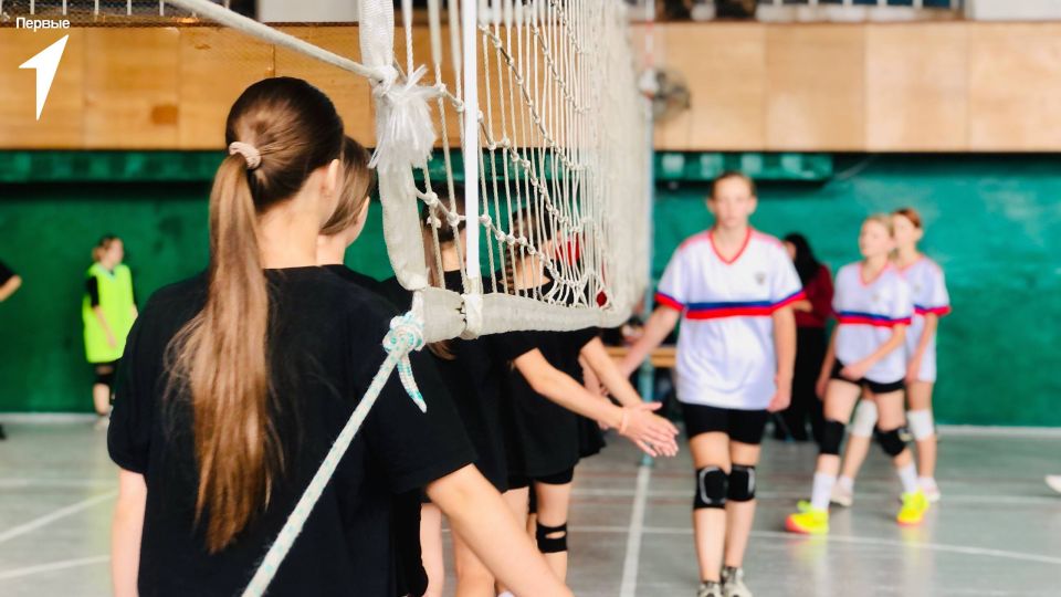 В Ровеньках состоялся муниципальный этап Цикла спортивных мероприятий «Будь Первым» по волейболу в младшей возрастной категории В Ровеньках состоялся муниципальный этап Цикла спортивных мероприятий «Будь Первым» по волейболу в младшей возрастной категории