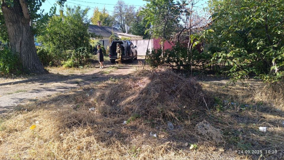 Сотрудниками управления экологии с целью соблюдения физическими и юридическими лицами требований «Правил благоустройства территории муниципального образования городской округ город Луганск Луганской Народной Республики» на... Сотрудниками управления экологии с целью соблюдения физическими и юридическими лицами требований «Правил благоустройства территории муниципального образования городской округ город Луганск Луганской Народной Республики» на...