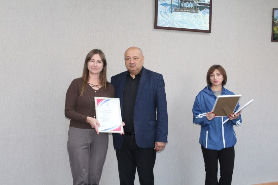 В Кировске прошло чествование благодарностью воспитателей учреждений дошкольного образования ко «Дню воспитателя» В Кировске прошло чествование благодарностью воспитателей учреждений дошкольного образования ко «Дню воспитателя»