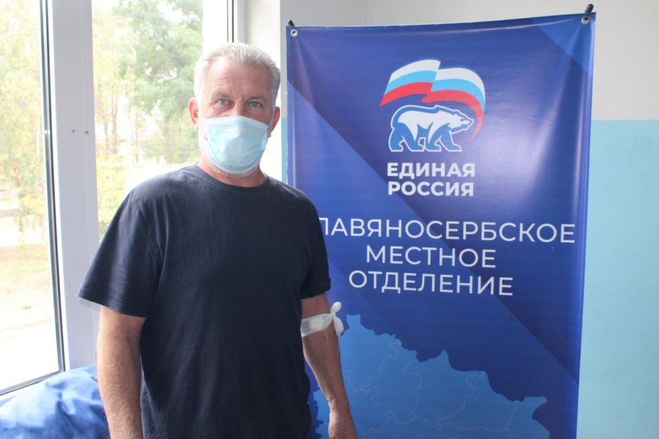 В рамках акции «Zа наших» и проекта «Здоровое будущее» партии «Единая Россия» на базе Славяносербской центральной районной больницы состоялся День донора, приуроченный 3-й годовщине воссоединения Луганской Народной... В рамках акции «Zа наших» и проекта «Здоровое будущее» партии «Единая Россия» на базе Славяносербской центральной районной больницы состоялся День донора, приуроченный 3-й годовщине воссоединения Луганской Народной...
