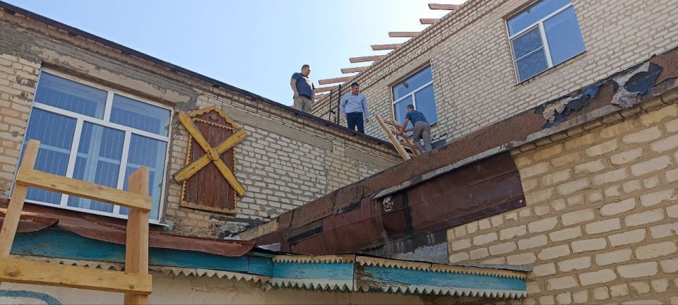 Олег Коваль: В рамках работы Штата общественного и депутатского контроля за проведением капитальных ремонтов учебных учреждений республики партийного проекта "Новая школа" ВПП "Единая Россия" провел инспекцию школы 1 и школы... Олег Коваль: В рамках работы Штата общественного и депутатского контроля за проведением капитальных ремонтов учебных учреждений республики партийного проекта "Новая школа" ВПП "Единая Россия" провел инспекцию школы 1 и школы...