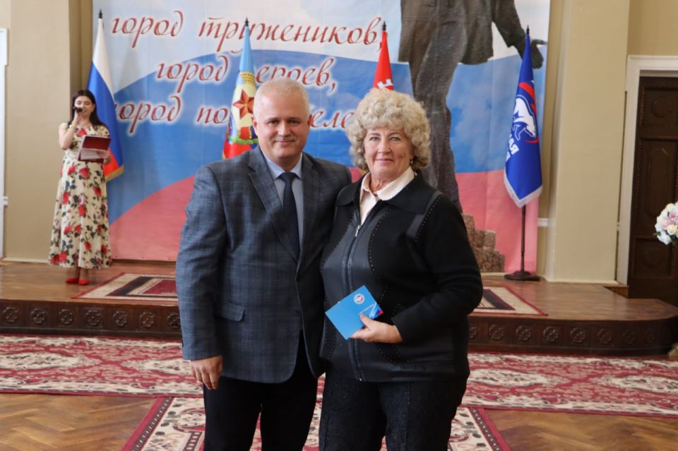 Константин Бутримов: ТОРЖЕСТВЕННОЕ МЕРОПРИЯТИЕ ПО СЛУЧАЮ 60-ЛЕТИЯ СТАХАНОВСКОГО ВАГОНОСТРОИТЕЛЬНОГО ЗАВОДА И ДНЯ МАШИНОСТРОИТЕЛЯ Константин Бутримов: ТОРЖЕСТВЕННОЕ МЕРОПРИЯТИЕ ПО СЛУЧАЮ 60-ЛЕТИЯ СТАХАНОВСКОГО ВАГОНОСТРОИТЕЛЬНОГО ЗАВОДА И ДНЯ МАШИНОСТРОИТЕЛЯ