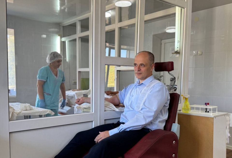 По всей ЛНР жители сдают кровь «Zа наших» По всей ЛНР жители сдают кровь «Zа наших»