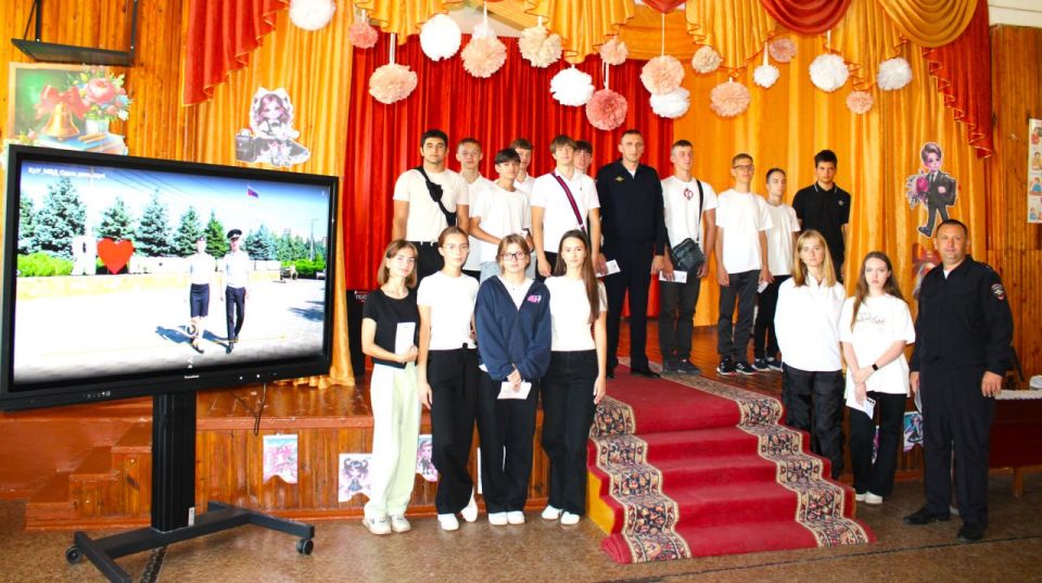 Транспортные полицейские Запорожья провели агитационную лекцию для учащихся 10-11 классов Транспортные полицейские Запорожья провели агитационную лекцию для учащихся 10-11 классов